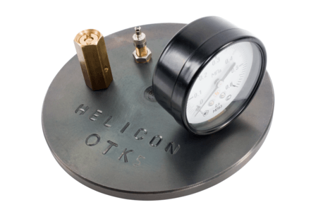 Клеймо принимающего сотрудника ОТК на крышке автоклава Клеймо ОТК на крышке автоклава